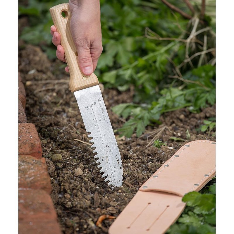 Hori Hori Gardening Knife | Lehman's