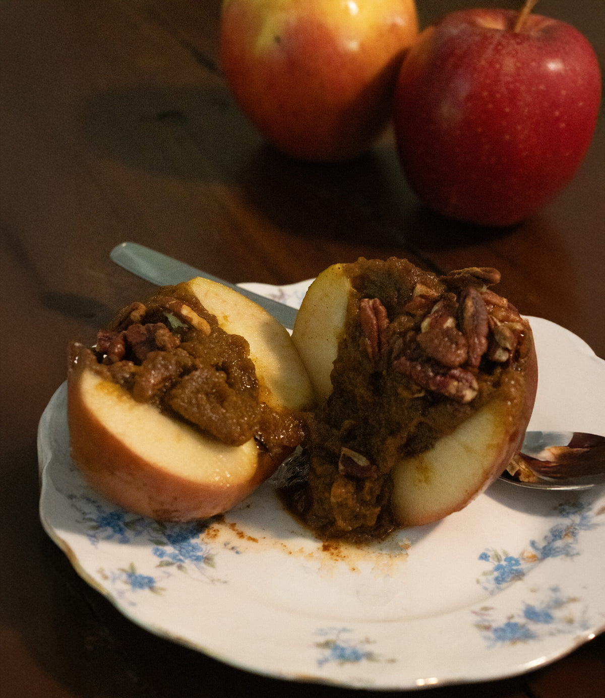 Pumpkin Pie Stuffed Apples + 4 Baked Apple Recipes 