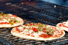 Summer Pizza #1: Grilled Pizza at Home!