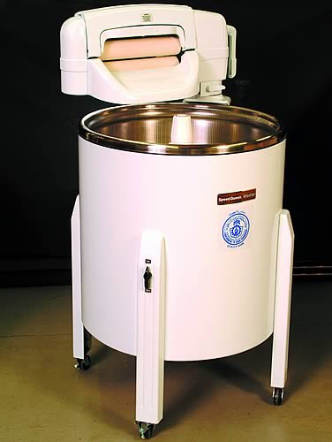 Why You Need a Wringer Washer (and How to Use it) – Lehman's
