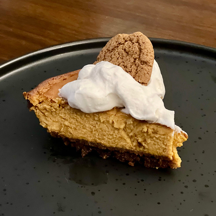 Cozy Pumpkin Pie with Gingersnap Crust