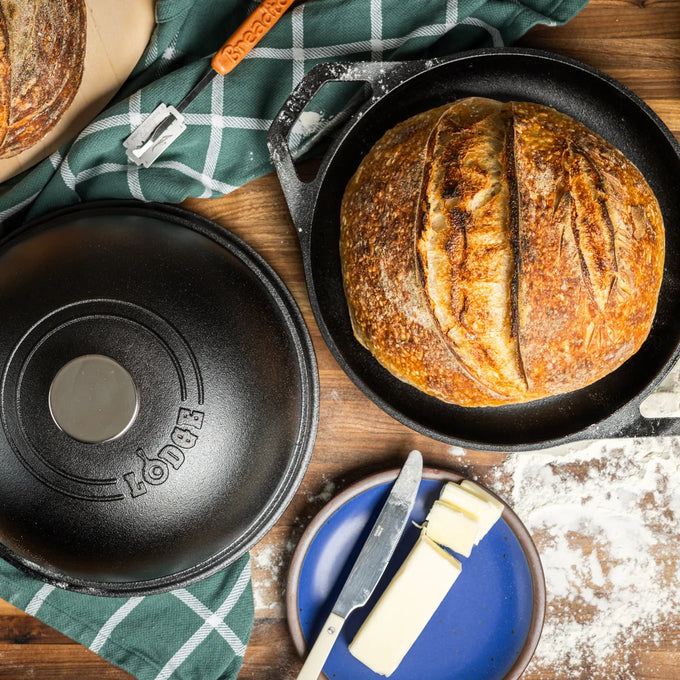 Lodge Chef Collection Seasoned Cast Iron Bread Oven