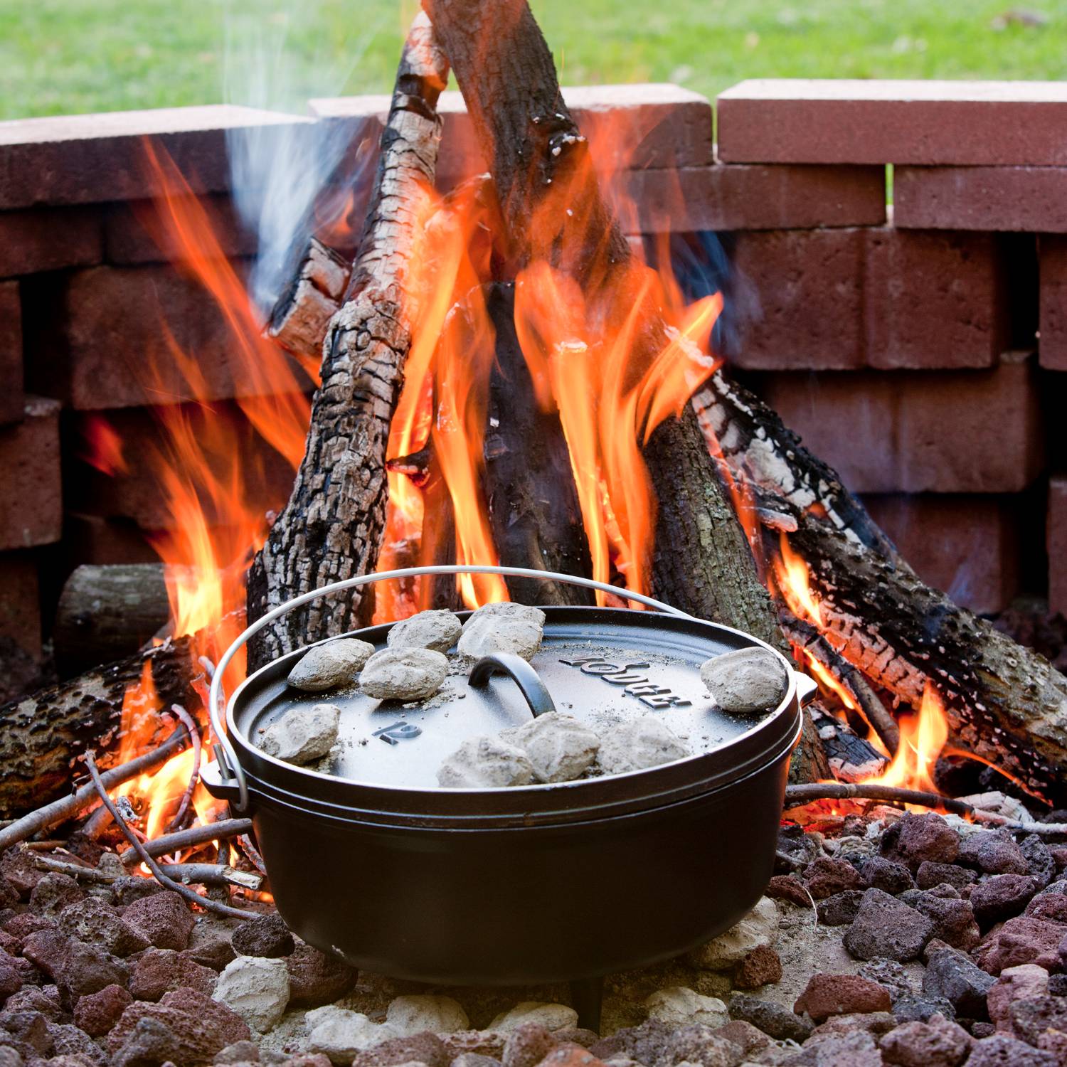 Lodge Cast Iron Camp Dutch Ovens | Lehman's