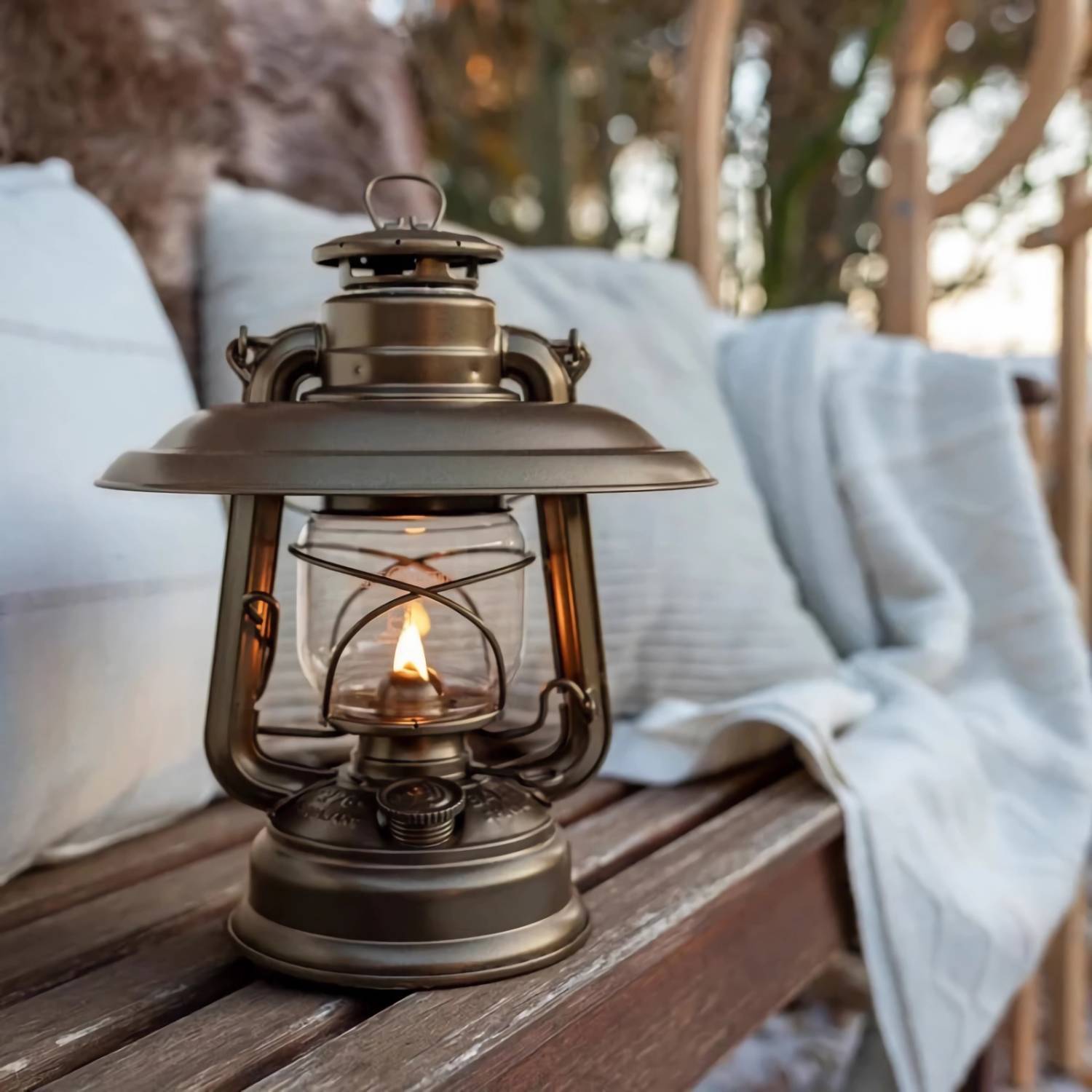 Feuerhand Lantern Reflector Shade | Lehman's