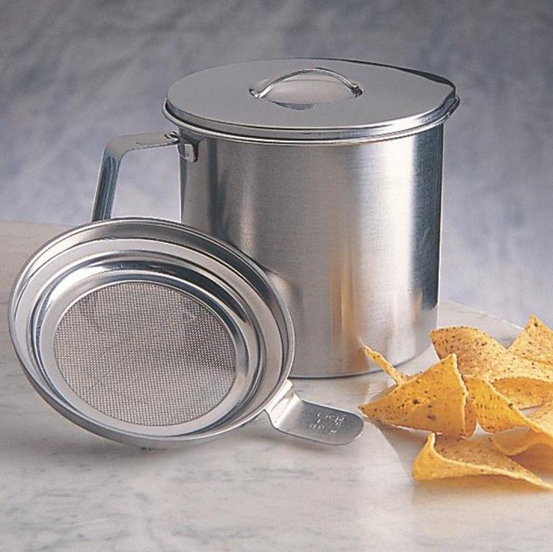 The Fryer's Friend Grease Keeper - 6 cups | Lehman's