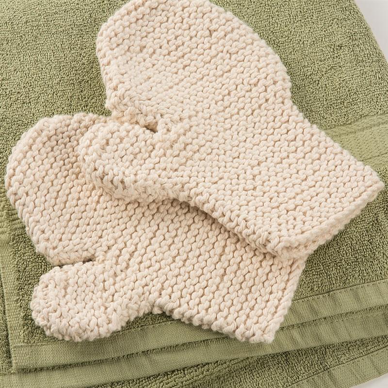 Soft, knitted gloves are great for a luxurious bath. Organic cotton. 2 pk.