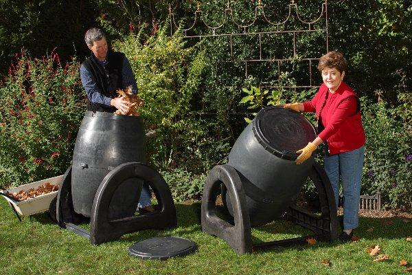 Recycled Plastic Compost Tumbler: get ready to use compost in weeks, not months! Click on the picture and learn more at Lehmans.com.