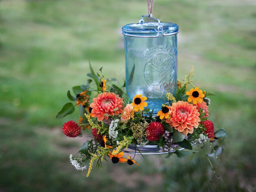 mason jar bird feeder